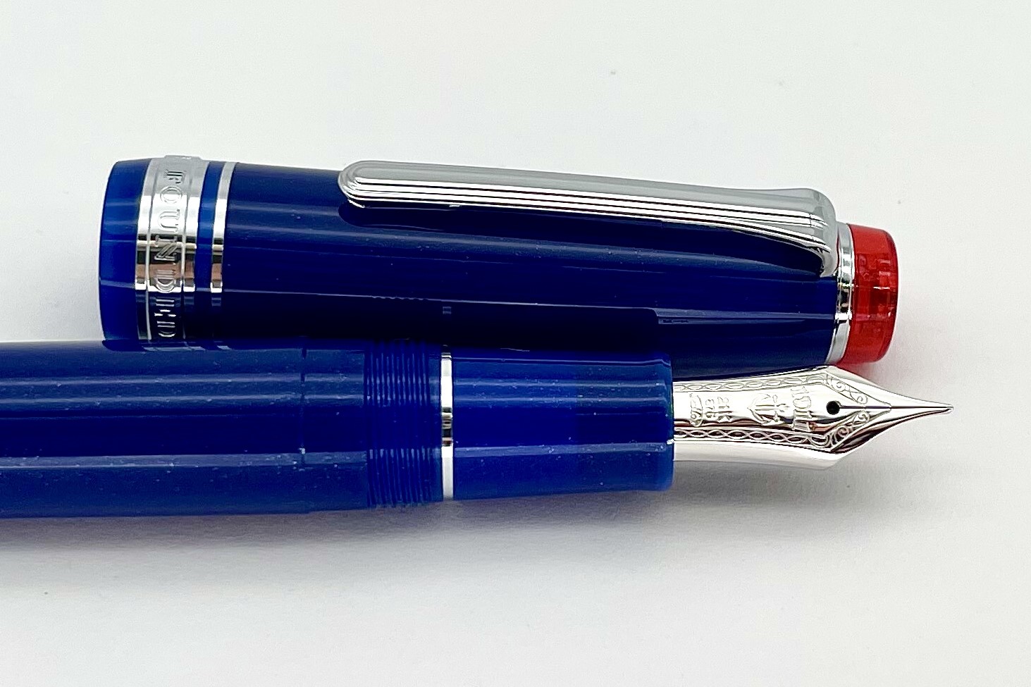 SailorProfessionalGearSunsetOvertheOceanFountainPen_H